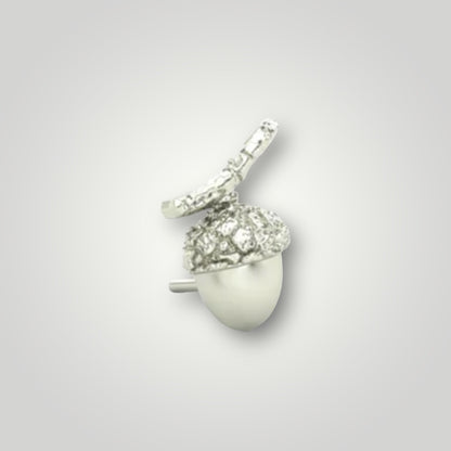 Acorn w/ Branch in 14kt White Gold