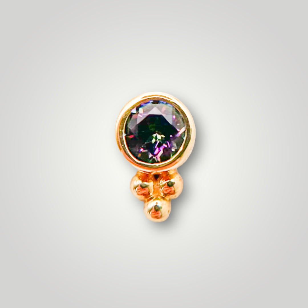 Mona with Rainbow Topaz in 18kt Yellow Gold