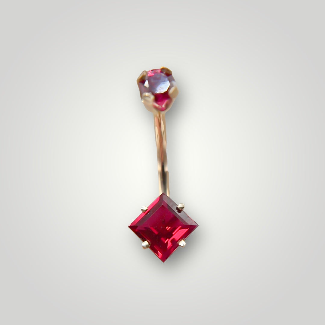 Princess Navel Curve with Dark Ruby in 14kt Yellow Gold